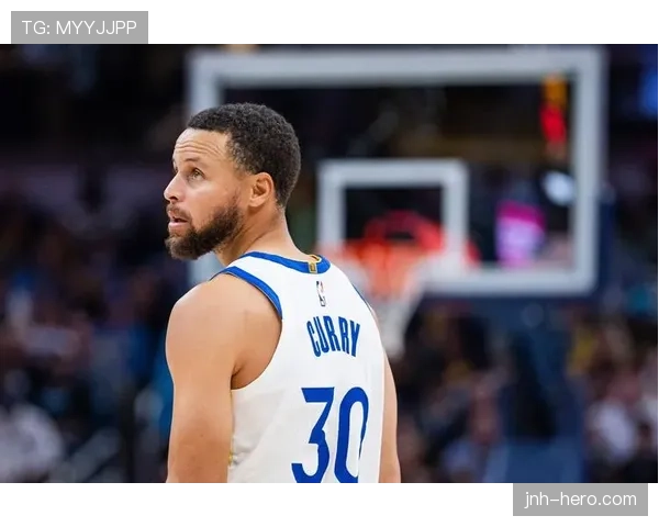 威金斯无球切入配合库里拉开防线较以往提升三分效率