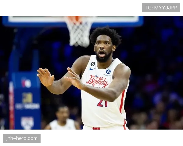 恩比德家的冰箱里塞满蛋白粉，连饮料都是按克称着喝的