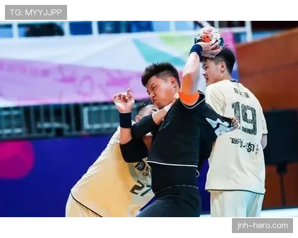 护脸动作中手球判定的争议点在哪些环节容易被忽视？