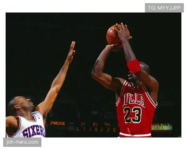 拉塞尔篮下防守主导防守端对比乔丹更显统治力